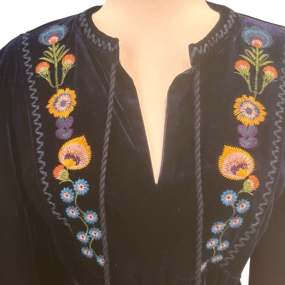 Cactus Women's dress size medium heavy emboidered navy blue velvet - Picture 11 of 16